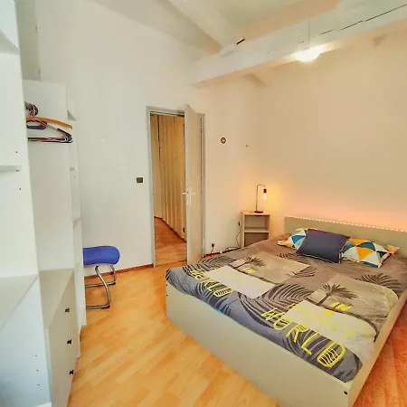 Le 5 - 5 - Centre Apartment *